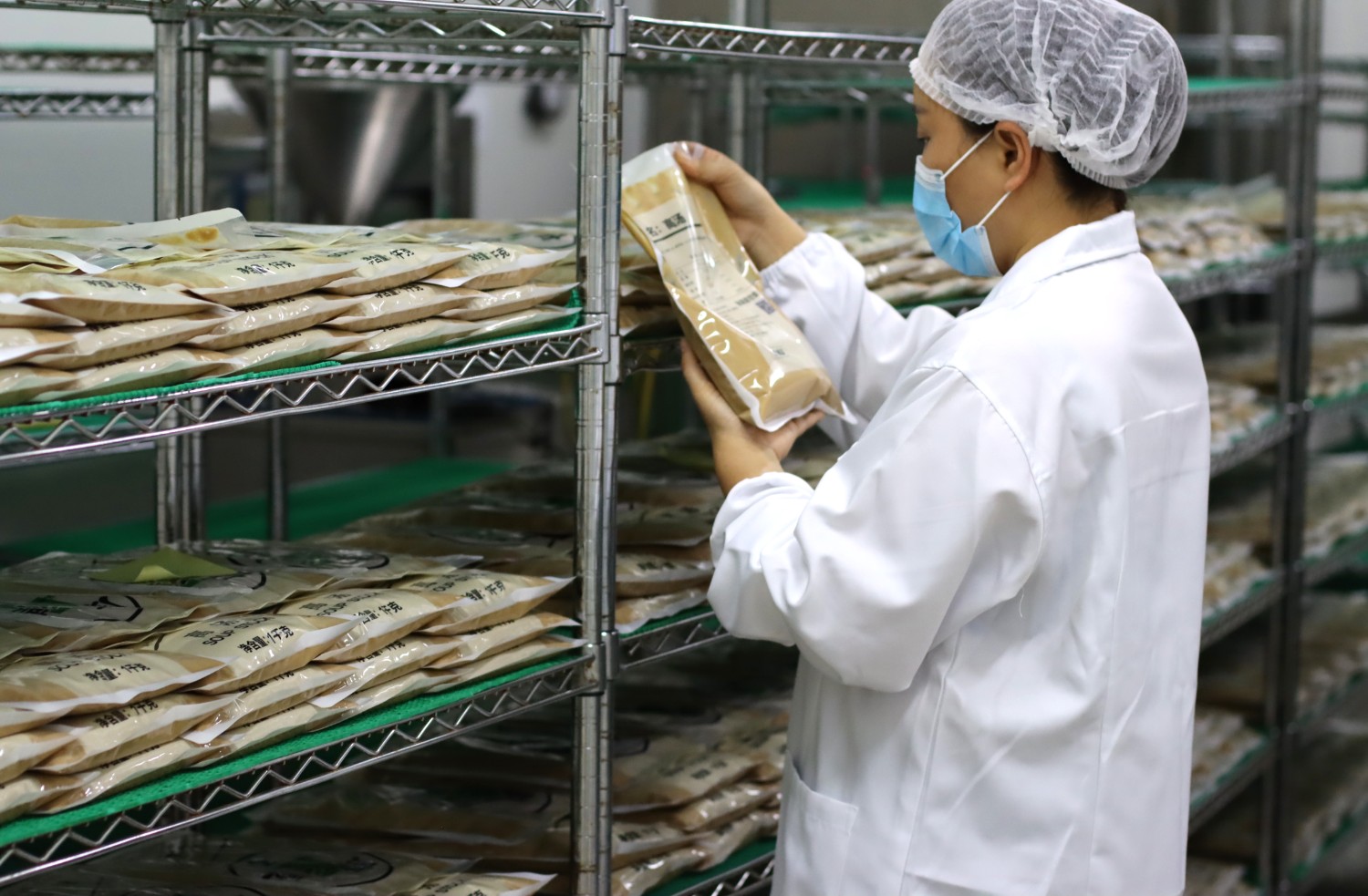 康德食品麻辣口味操作視頻-公司提供貼牌定制，免費(fèi)送技術(shù)的服務(wù)，開店無(wú)需大廚，簡(jiǎn)易操作，快速標(biāo)準(zhǔn)化出餐